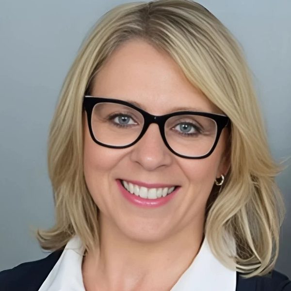 Jennifer Pernfuss, LL.B.